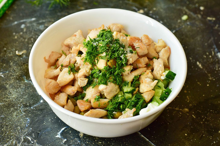 Salad "Lady" with chicken and cucumber - juicy and light