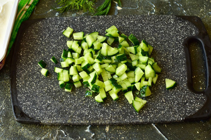 Salad "Lady" with chicken and cucumber - juicy and light