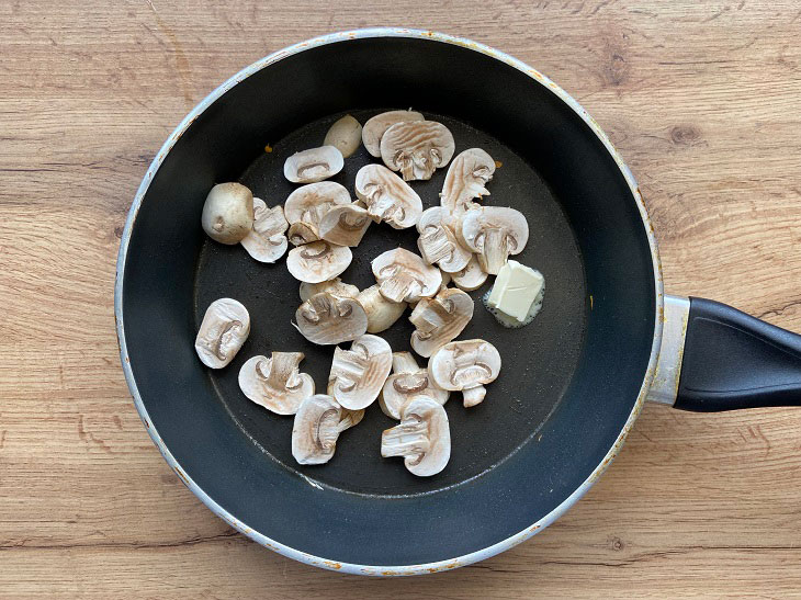 Soup "Julien" with mushrooms - a delicious dish with benefits for the figure