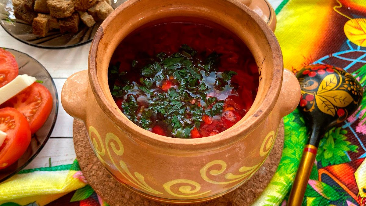 Borscht in a pot – an original and delicious recipe