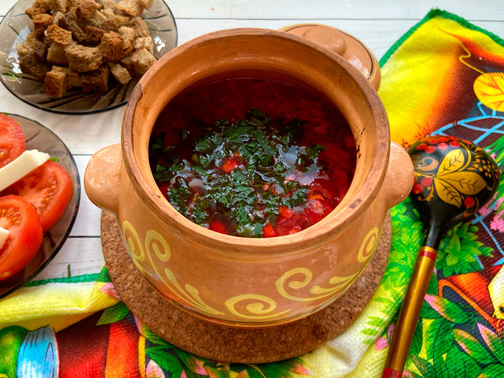 Borscht in a pot - an original and delicious recipe