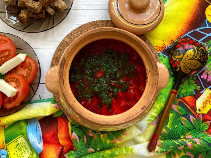 Borscht in a pot - an original and delicious recipe