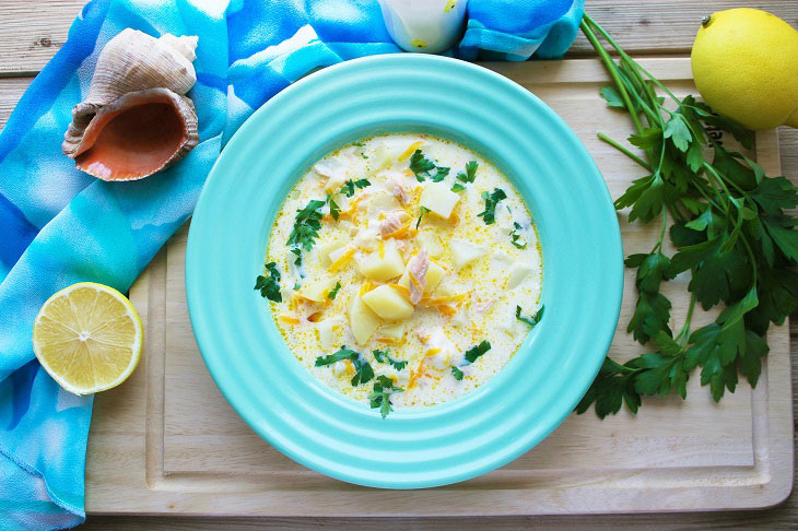 Pink salmon soup with cheese - a tender and fragrant first course