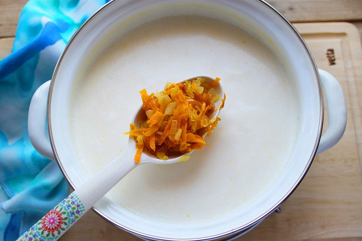 Pink salmon soup with cheese - a tender and fragrant first course