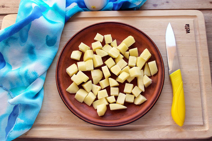 Pink salmon soup with cheese - a tender and fragrant first course