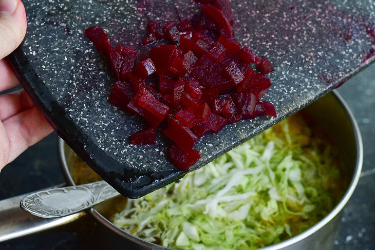 Borsch "Volynsky" in Ukrainian - savory and fragrant