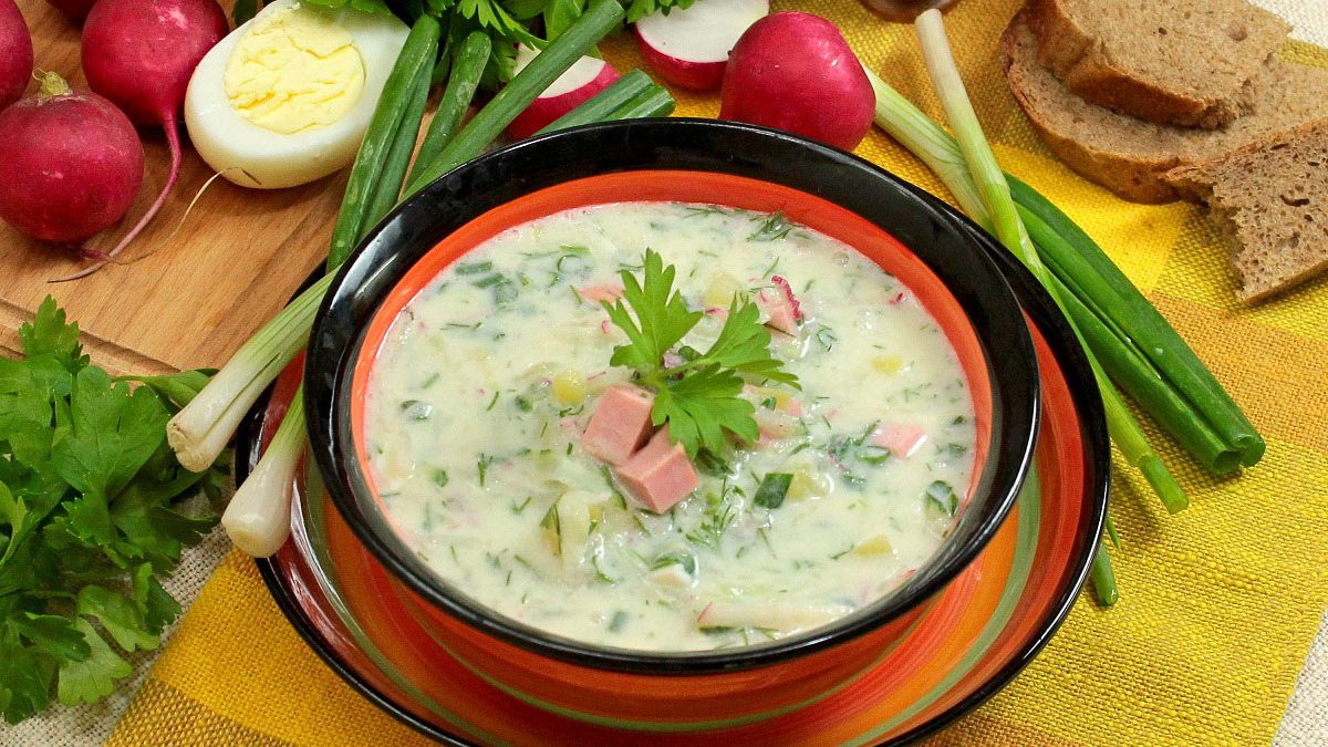 Okroshka on yogurt and mineral water with sausage – delicious and refreshing