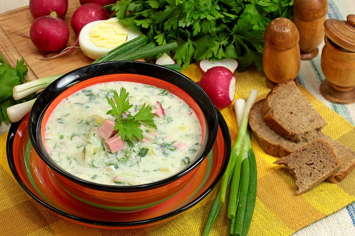 Okroshka on yogurt and mineral water with sausage - delicious and refreshing