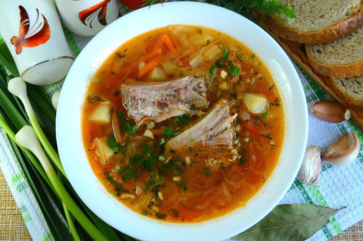 Borsch "Rostovsky" on pork ribs - fragrant and rich