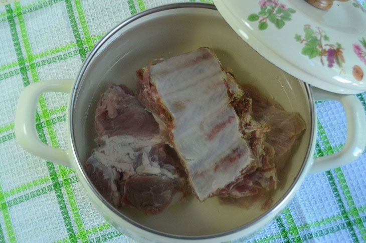 Borsch "Rostovsky" on pork ribs - fragrant and rich