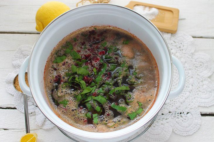 Cold beetroot with ham - a delicious summer soup