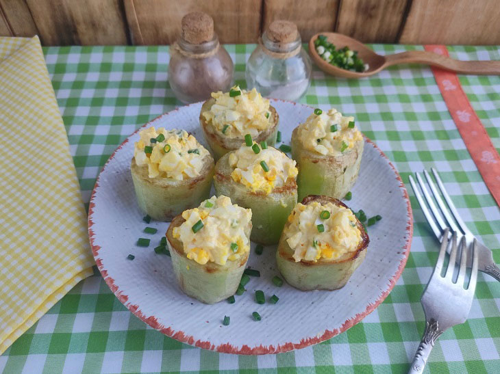 Fried cucumbers with eggs - an interesting and appetizing snack