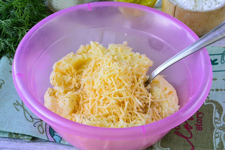 Potatoes with cheese - a quick recipe for a hearty snack