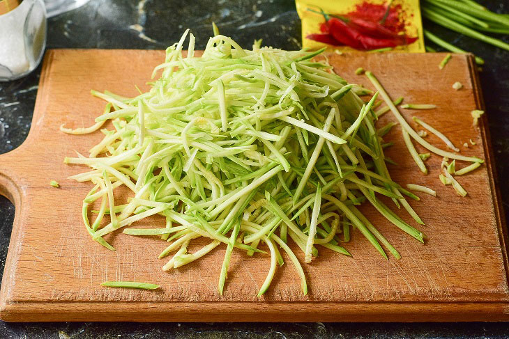 Appetizer "Zucchini noodles" - an interesting summer recipe