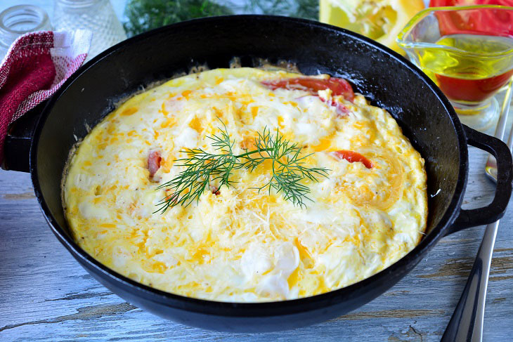 Summer omelet on sour cream - tender and fragrant
