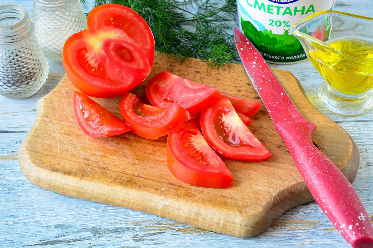 Summer omelet on sour cream - tender and fragrant