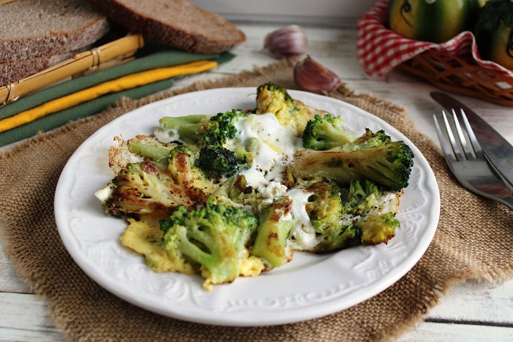 Broccoli with egg in a pan - a simple and quick recipe