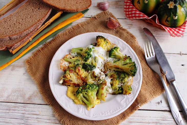 Broccoli with egg in a pan - a simple and quick recipe