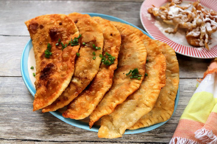 Crimean chebureks - juicy, crispy and fragrant