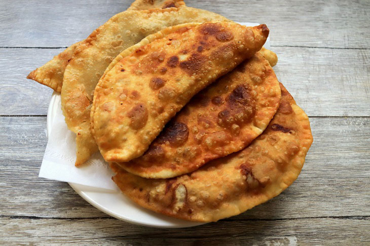 Crimean chebureks - juicy, crispy and fragrant