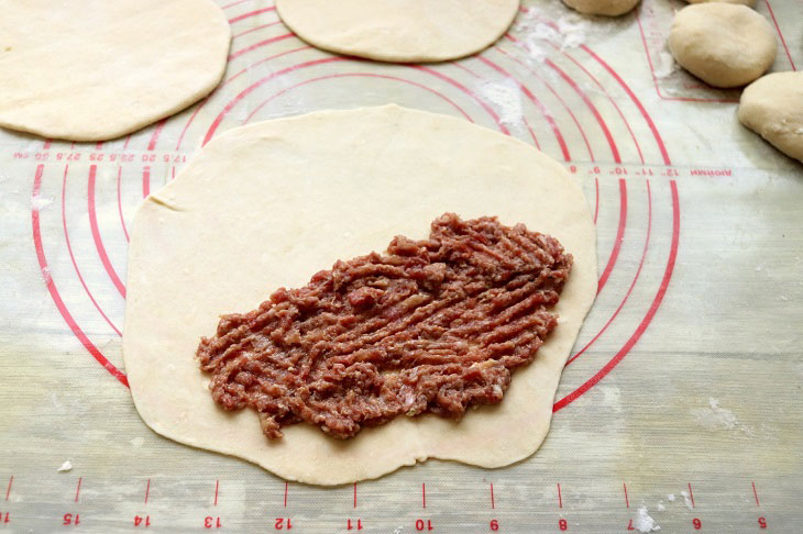 Crimean chebureks - juicy, crispy and fragrant