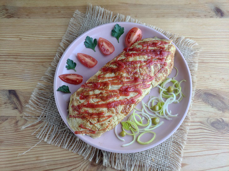 Omuraisu omelet in Japanese - unusual and appetizing