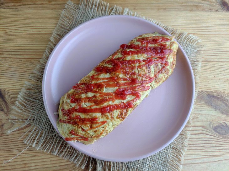 Omuraisu omelet in Japanese - unusual and appetizing