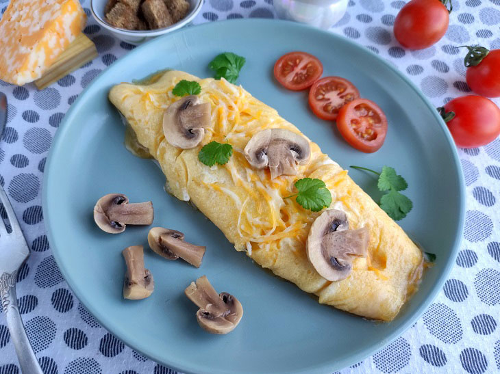 French omelette according to the classic recipe - tender, fluffy and delicious