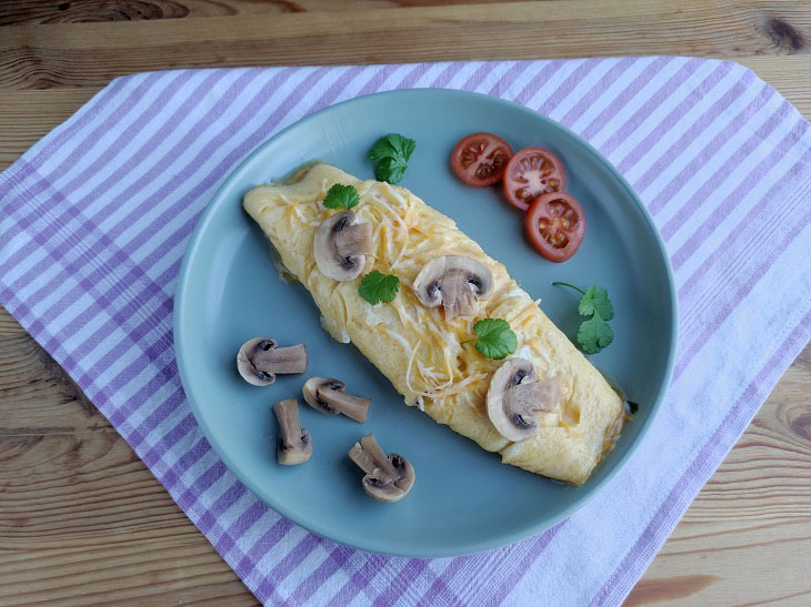 French omelette according to the classic recipe - tender, fluffy and delicious