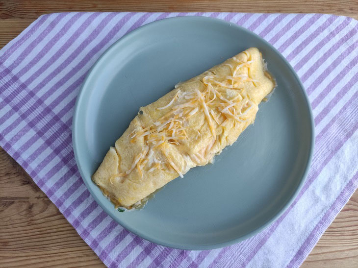 French omelette according to the classic recipe - tender, fluffy and delicious