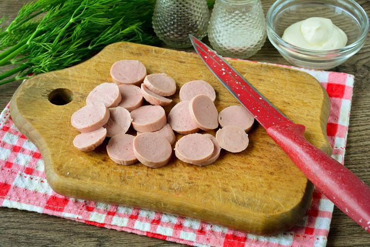 Fried eggs in a bun "Heart" - an original snack and the beginning of the day