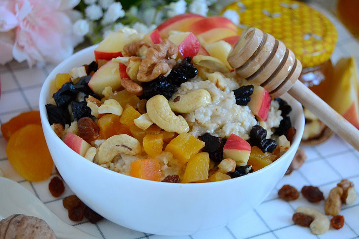 Oatmeal "Cleopatra's Breakfast" - fast, healthy and tasty