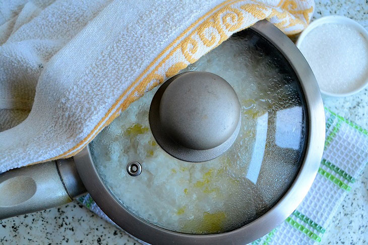 Rice porridge with condensed milk - a great breakfast dish