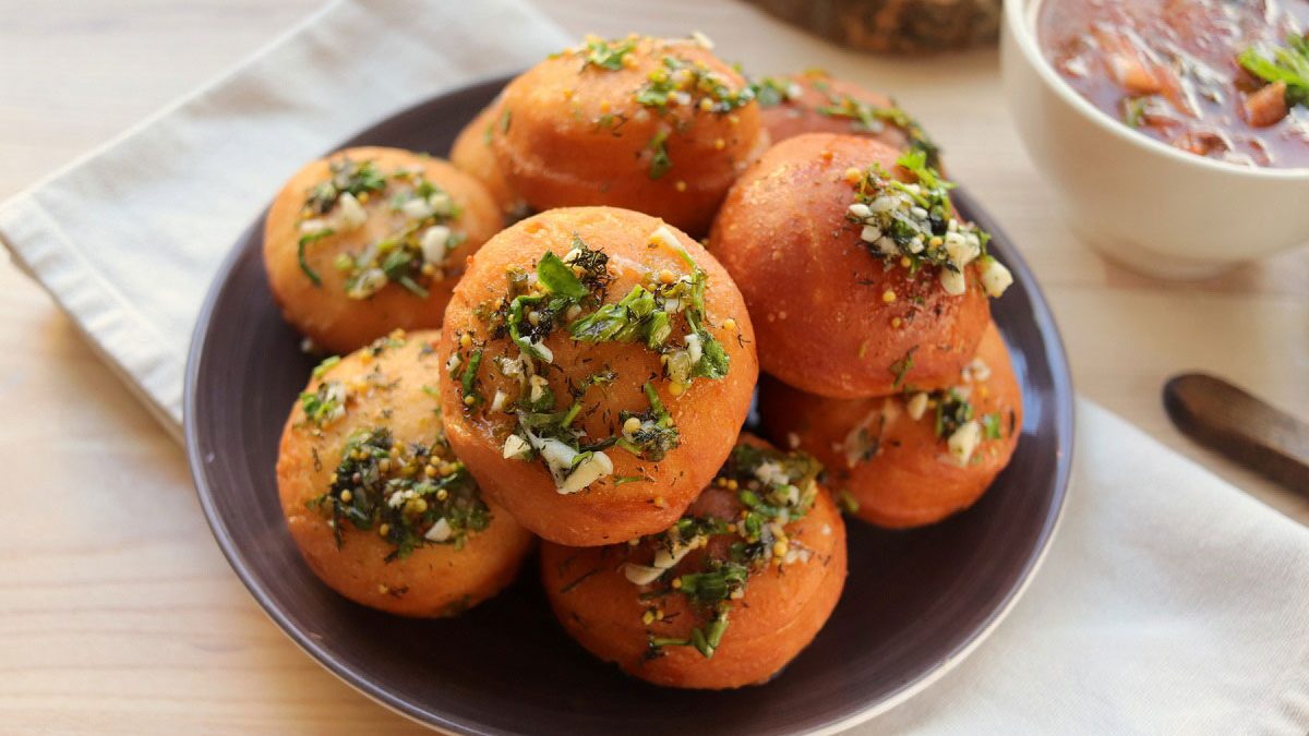 Garlic donuts – a special aroma and taste