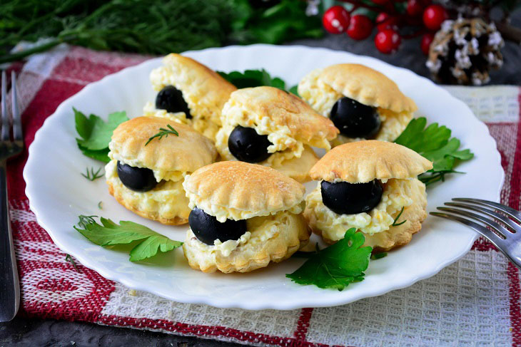 Snack "Black Pearl" - delicious, beautiful and festive