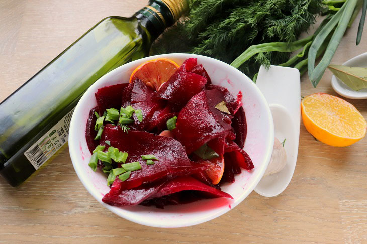 Pickled beets in Greek style - a delicious and interesting snack