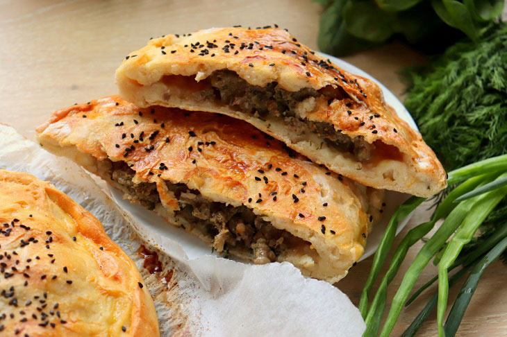 Ossetian pies with meat and herbs - delicious, juicy and fragrant