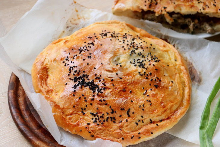 Ossetian pies with meat and herbs - delicious, juicy and fragrant