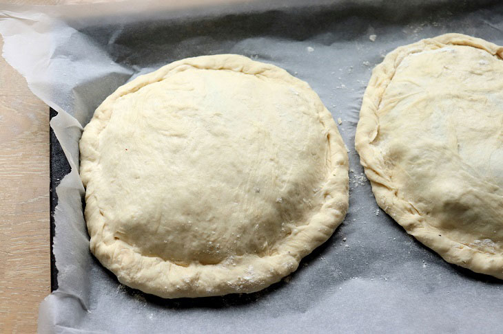 Ossetian pies with meat and herbs - delicious, juicy and fragrant