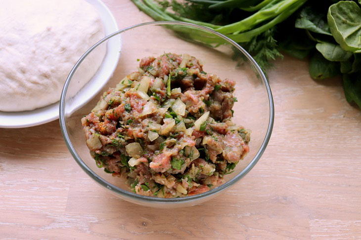 Ossetian pies with meat and herbs - delicious, juicy and fragrant