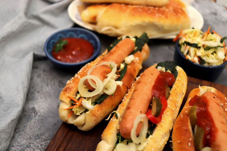 Hot dog at home - a delicious and mouth-watering snack