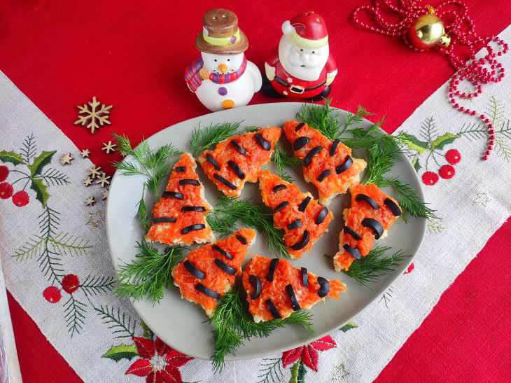 Bruschetta "Tiger Trees" - bright, festive and appetizing