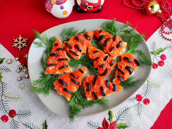 Bruschetta "Tiger Trees" - bright, festive and appetizing