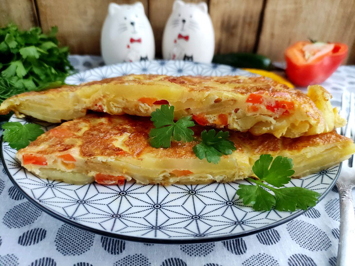 Spanish omelette with potatoes - an original and hearty recipe