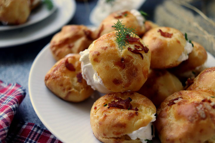 Cheese profiteroles - a special taste and aroma