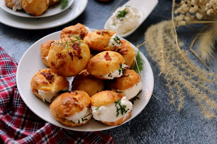 Cheese profiteroles - a special taste and aroma