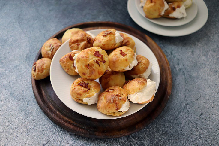 Cheese profiteroles - a special taste and aroma