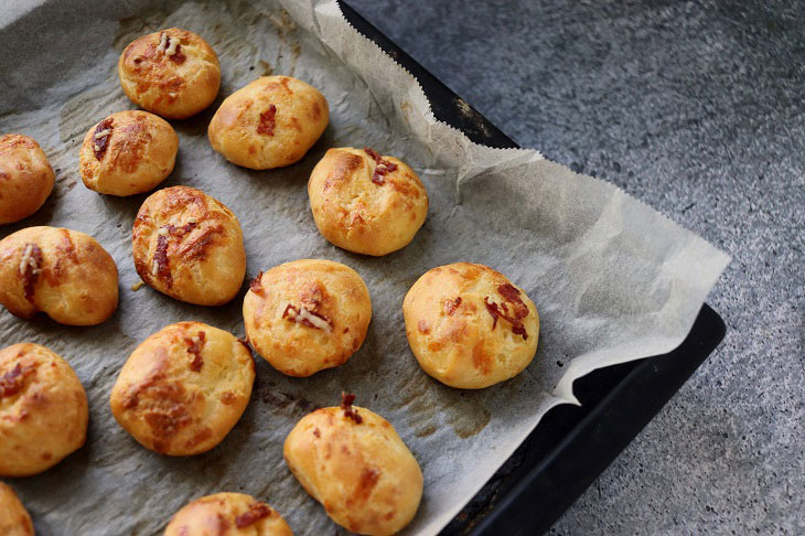 Cheese profiteroles - a special taste and aroma