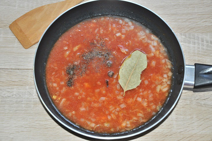 Gobies in Odessa-style tomato sauce - tastier than store-bought canned food