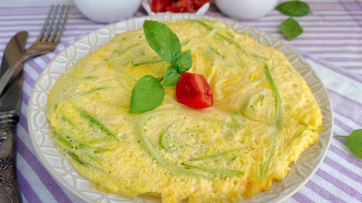 Omelet with zucchini – a tender and tasty summer dish